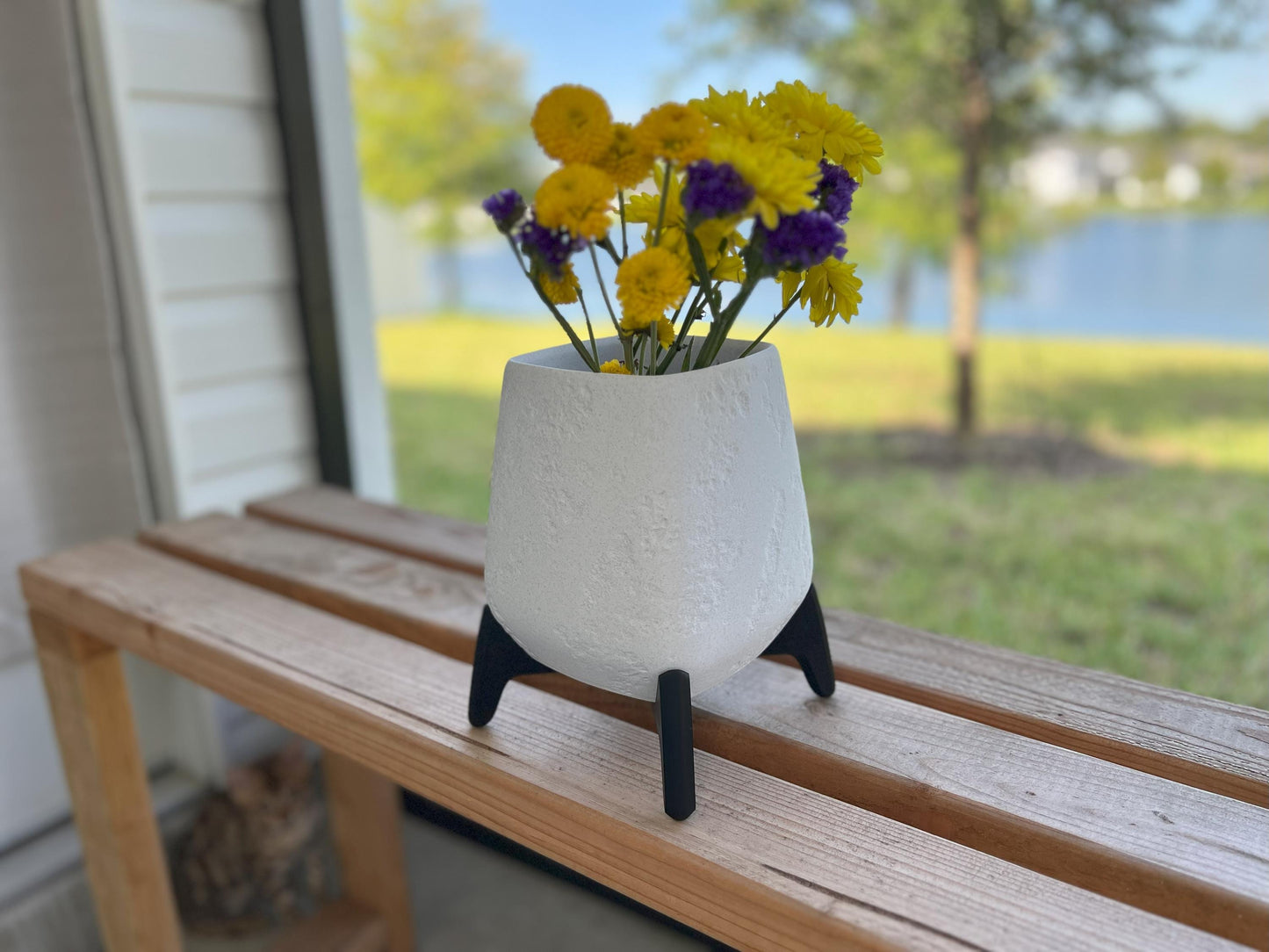 Rock Look Standing Planter Pot: Modern Indoor Plant Decor