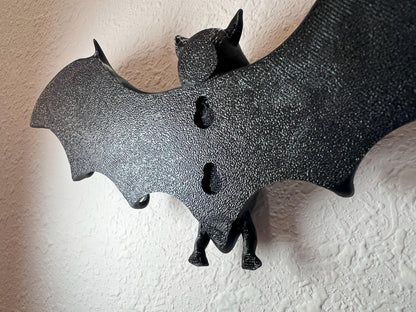 Gothic Bat Key Holder: Halloween Wall Organizer with 6 Hooks