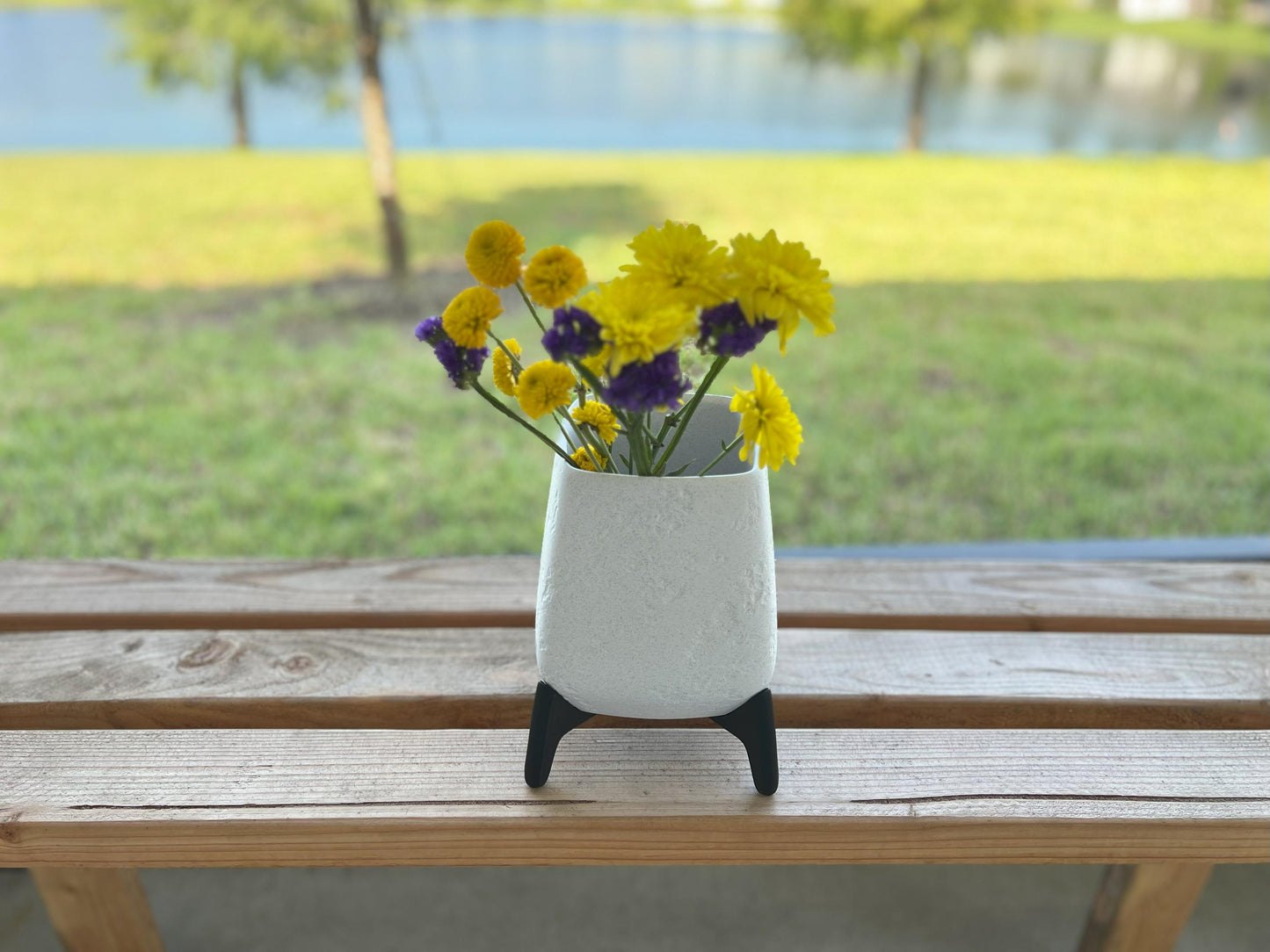 Rock Look Standing Planter Pot: Modern Indoor Plant Decor