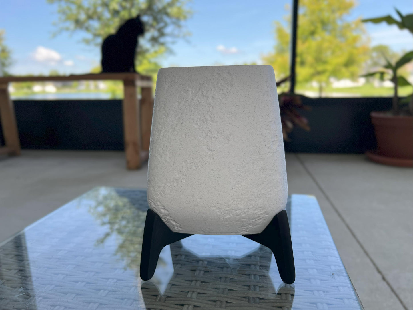 Rock Look Standing Planter Pot: Modern Indoor Plant Decor
