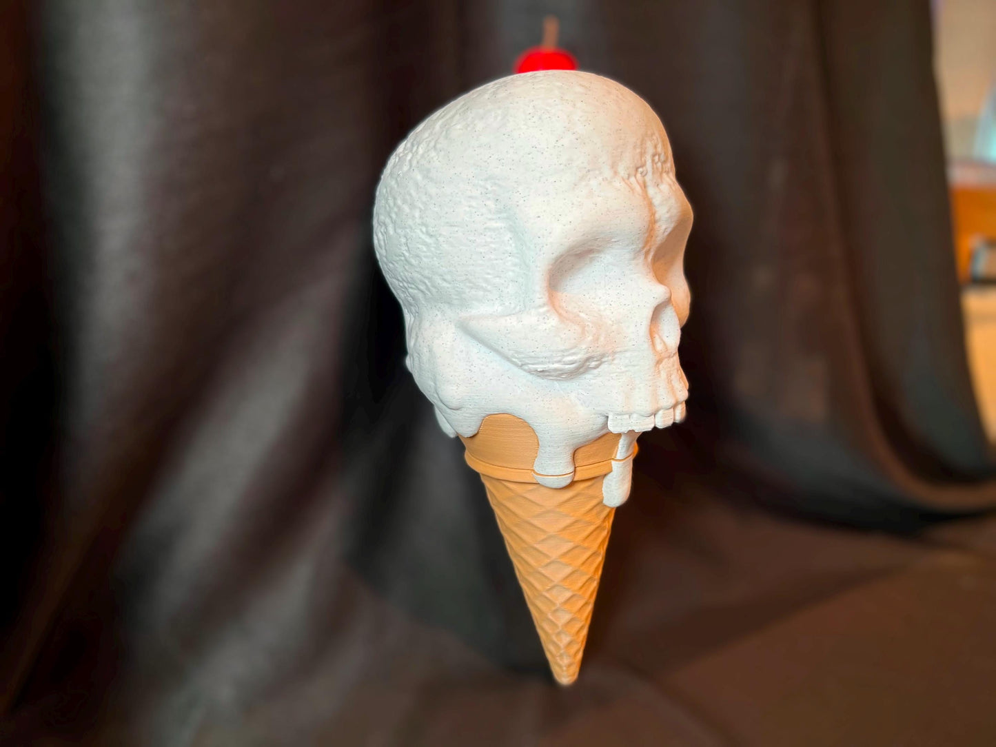 Skull Ice Cream Sculpture – Spooky Horror Prop for Costumes & Cosplay