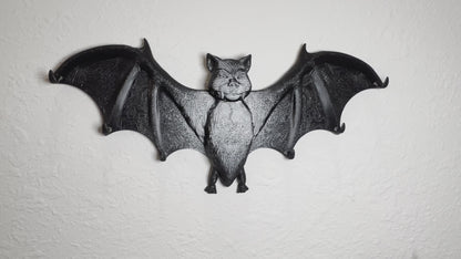 Gothic Bat Key Holder: Halloween Wall Organizer with 6 Hooks